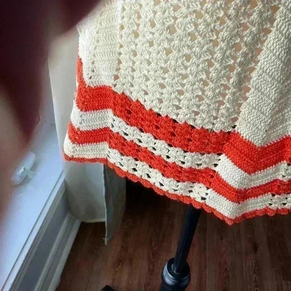 VINTAGE never worn crochet apron - Picture 3 of 5